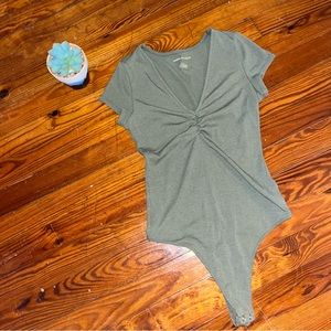 American Eagle // NWOT // short-sleeve cinch-front bodysuit